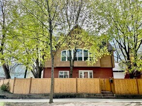 Building Photo - 155 Amory St