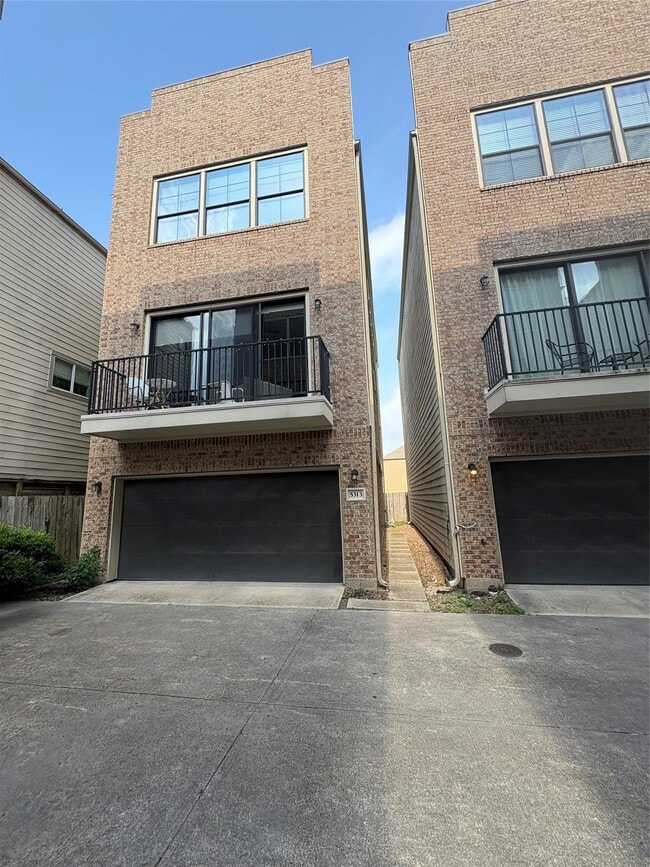 Building Photo - 5313 Petty St