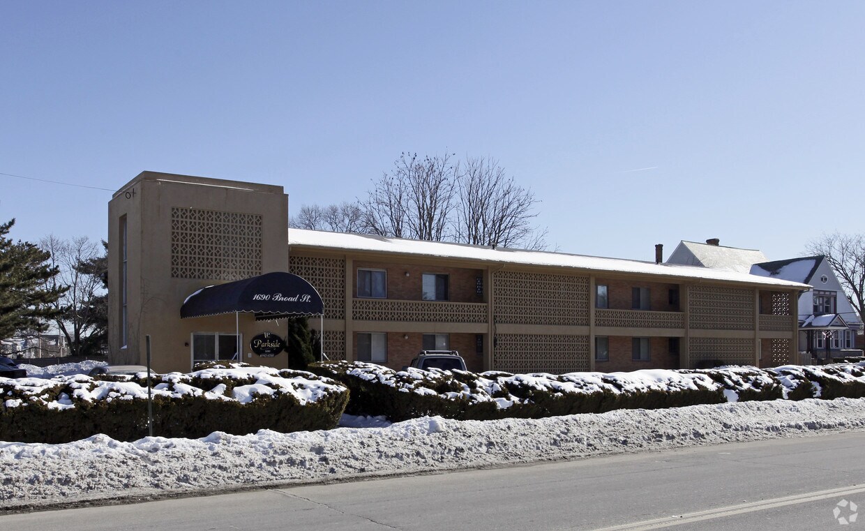 Parkside Apartments - The Edge