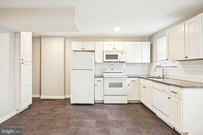 Foto del edificio - 682 2nd Ave