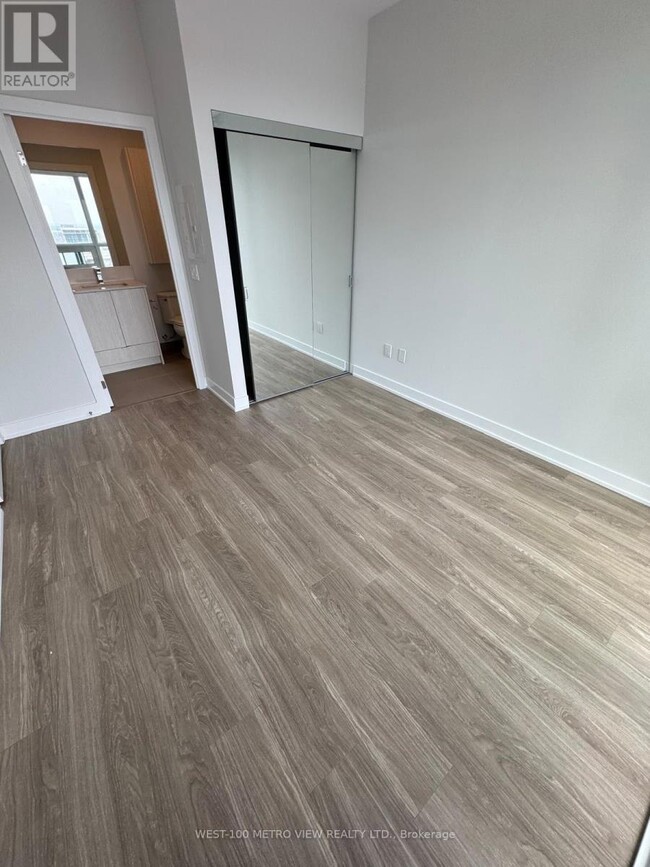 Building Photo - 430-2430 Square One Dr
