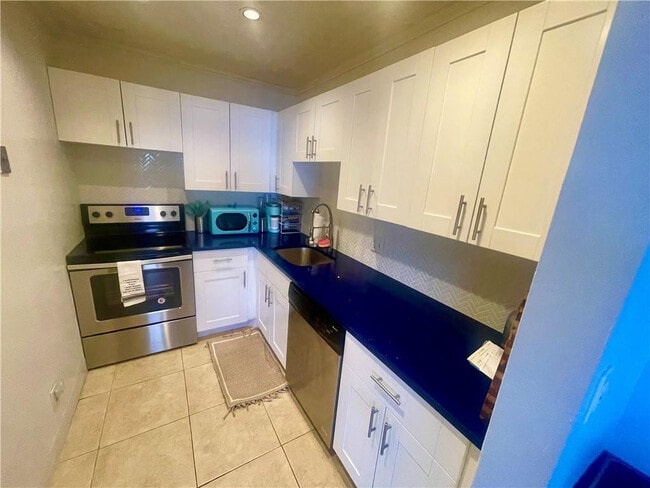 Foto del edificio - 2840 NE 14th Street Causeway