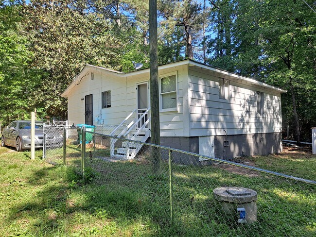 Building Photo - 1470 Mount Vernon Rd