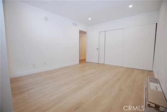 Foto del edificio - 6820 Remmet Ave