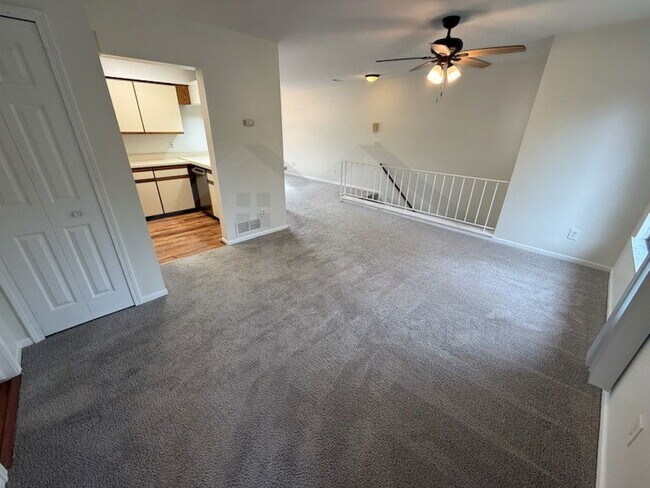 Foto del edificio - 1560 Meadowside Dr
