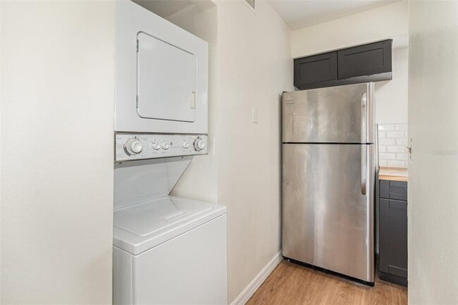 Building Photo - 1000 Lake of the Woods Blvd