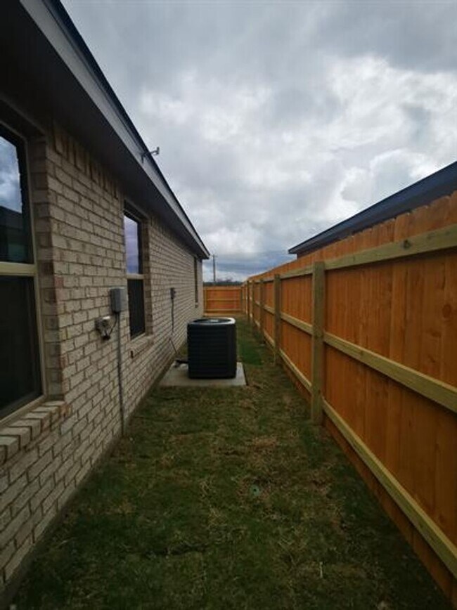 Foto del edificio - P2-2404 Alterman Drive Temple, TX 76504