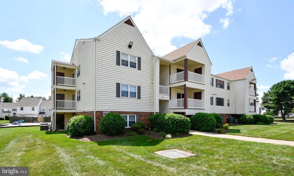 102 Chesterfield Ln Unit 201, Stafford, VA 22556 Room for Rent in