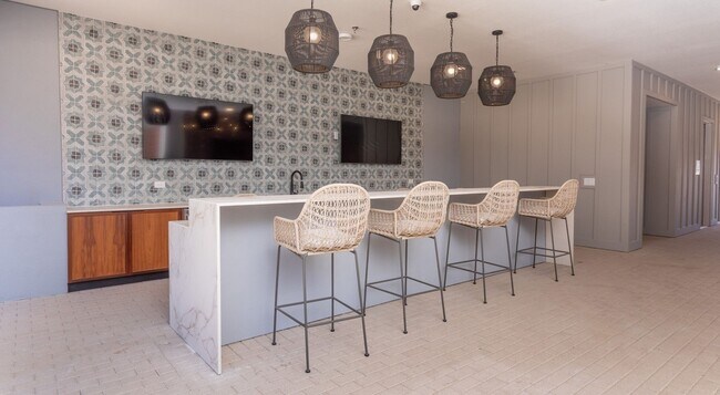 Foto del edificio - 11111 Nexus Ave.