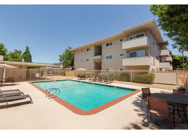 Building Photo - Bancroft Towers Apartments