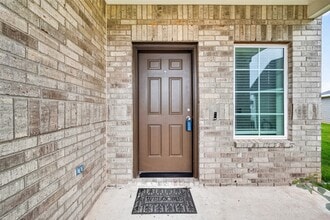 Building Photo - 31622 Whittis Hl Wy