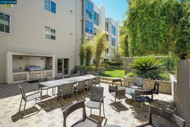 Foto del edificio - 1655 N California Blvd