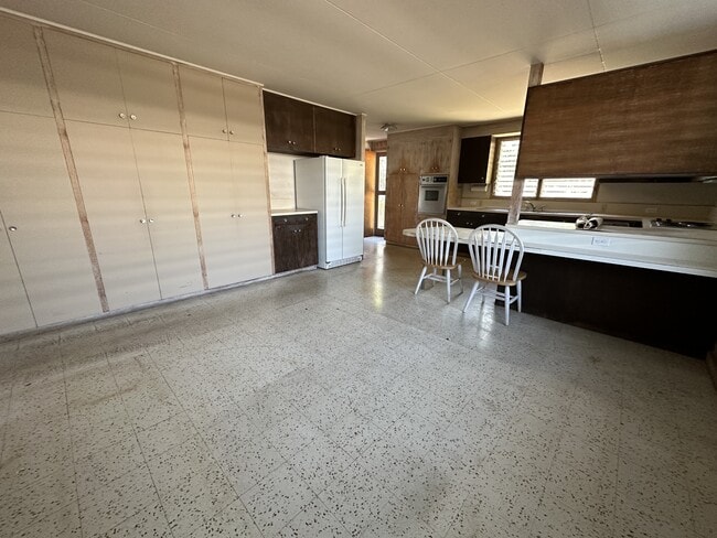 Foto del edificio - 4905 Waa St