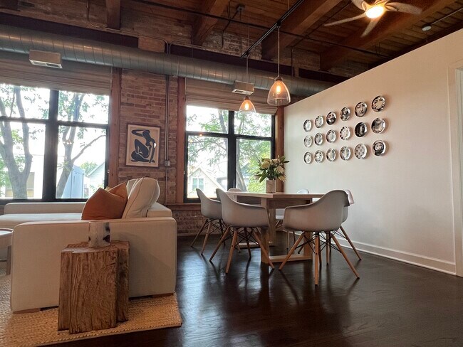 Foto del edificio - 2511 W Moffat St