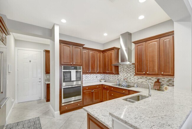 Building Photo - 205 Mariner Ct