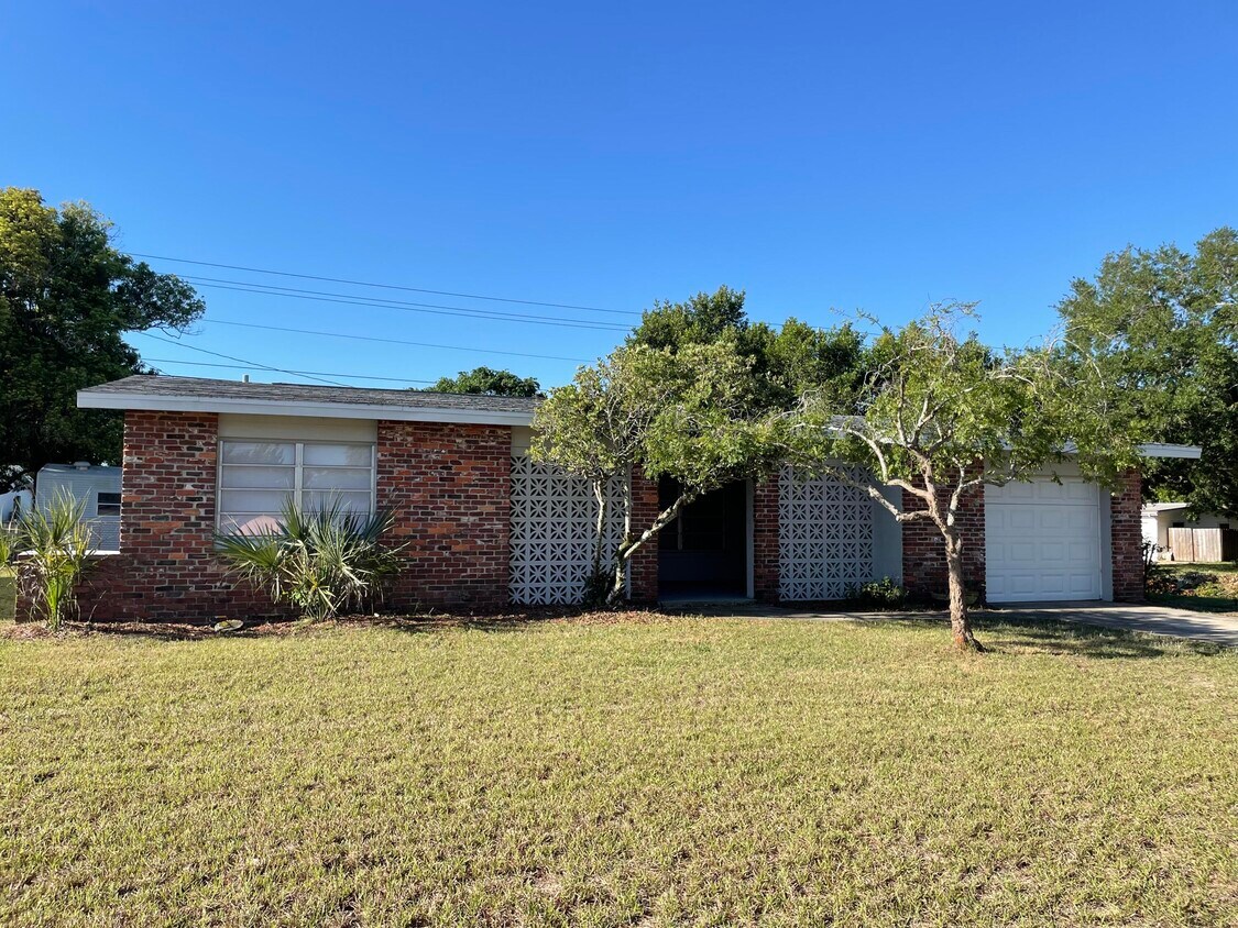 1785 Kingston St, Titusville, FL 32780 House Rental in Titusville, FL