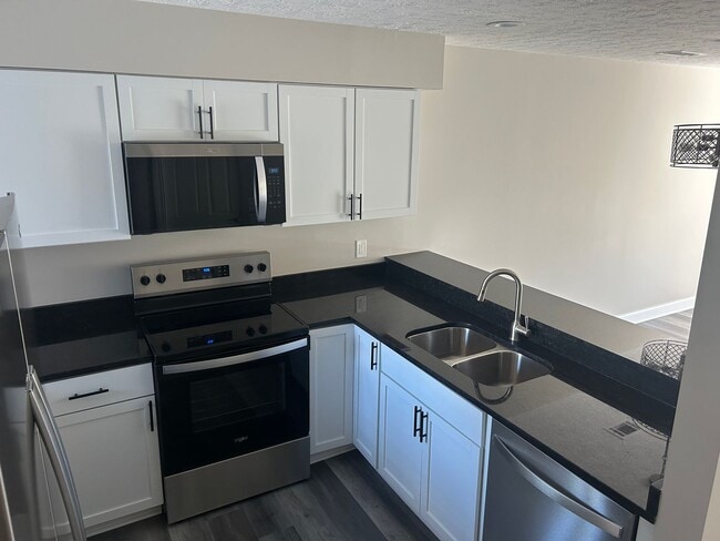 Foto del edificio - 2830 Sand Run Pkwy