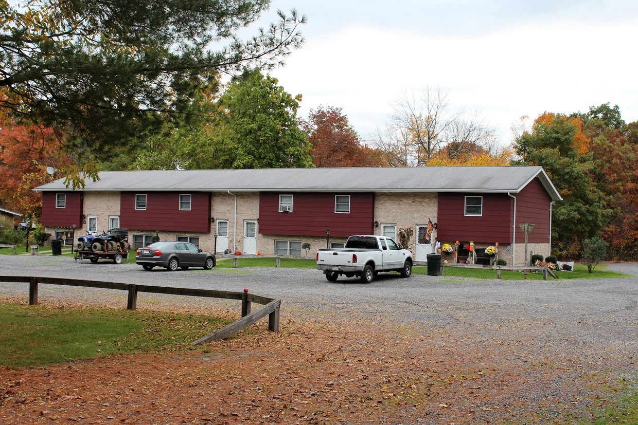 Primary Photo - Woodland Manor Complex