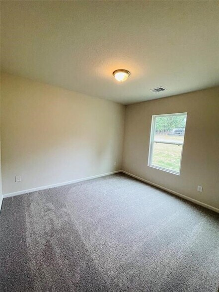 Building Photo - 203 Big Oak