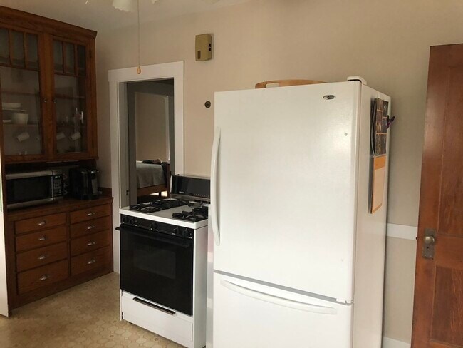 Foto del edificio - 86 Ingleside Ave