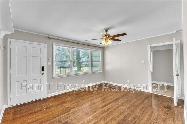 Foto del edificio - 2301 La Roche Ave