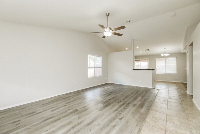 Building Photo - 1409 W 15th Ave