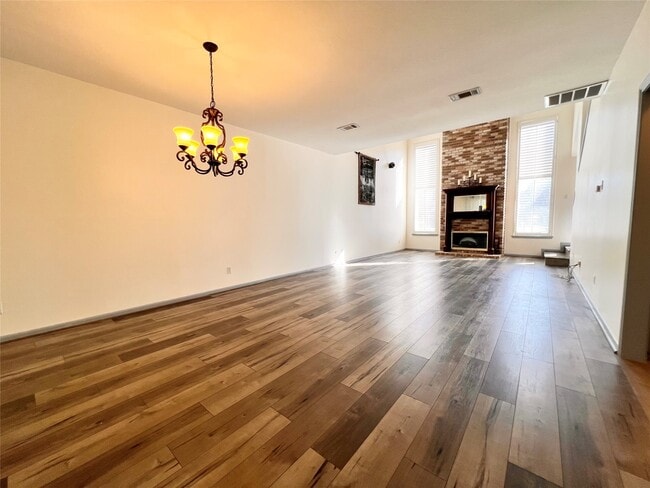 Building Photo - 727 Bunker Hill Rd