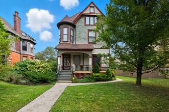 Building Photo - 134 S Kenilworth Ave