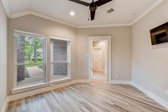 Building Photo - 35 Silkbay Pl