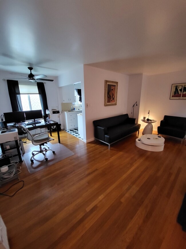 Foto del edificio - 219 Esperanza Ave