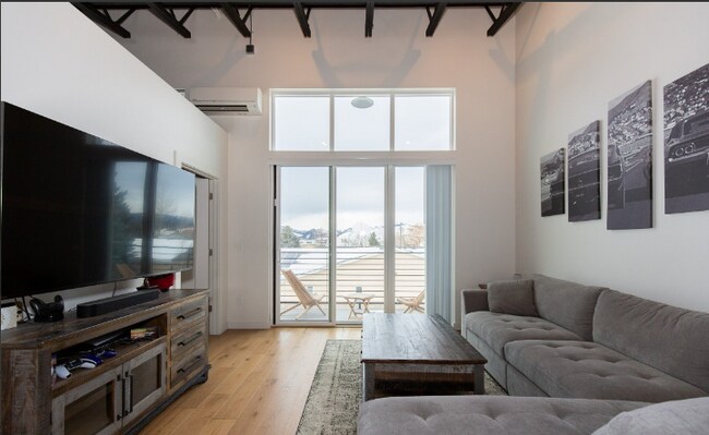 Foto del edificio - 611 Nikles Dr