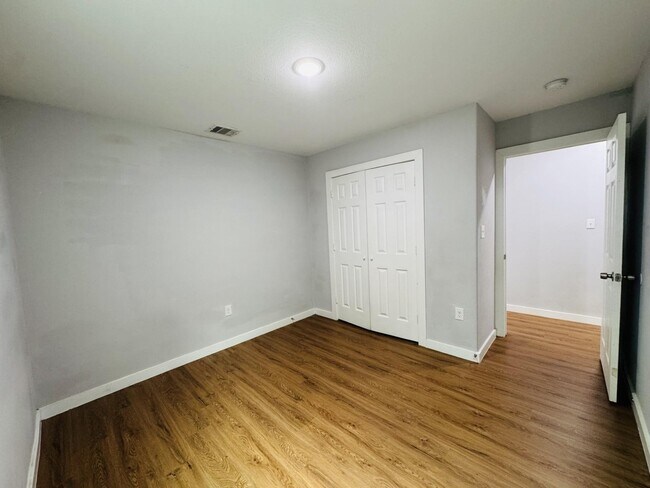 Foto del edificio - 6066 Haight St