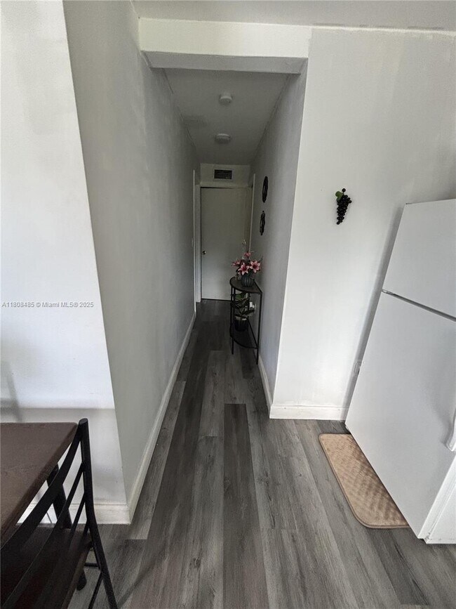 Foto del edificio - 1055 NW 153rd St
