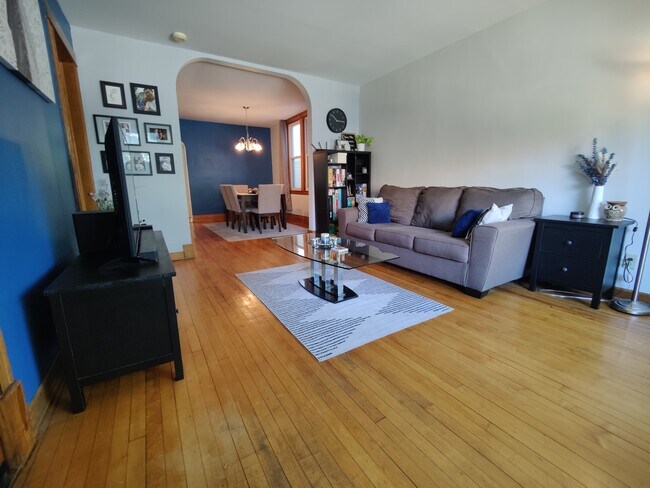Foto del edificio - 3547 N Marshfield Ave