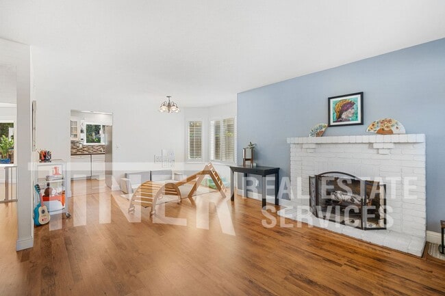 Foto del edificio - 7397 Flowerwood Way