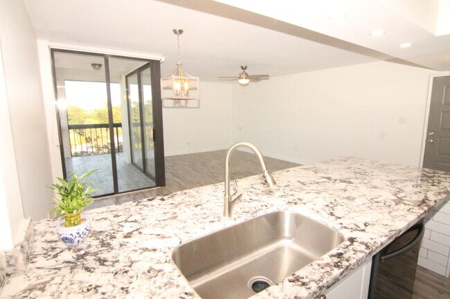 Building Photo - 950 Lavers Cir