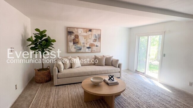 Foto del edificio - 1311 E 123rd Terrace