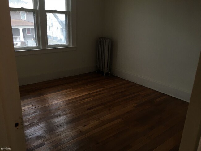 Building Photo - 3 br, 1 bath House - 205 California St 205...