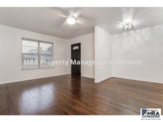 Foto del edificio - Charming 2 Bed 1 bath Duplex