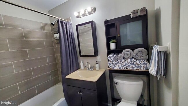 Building Photo - 244 S Exeter St