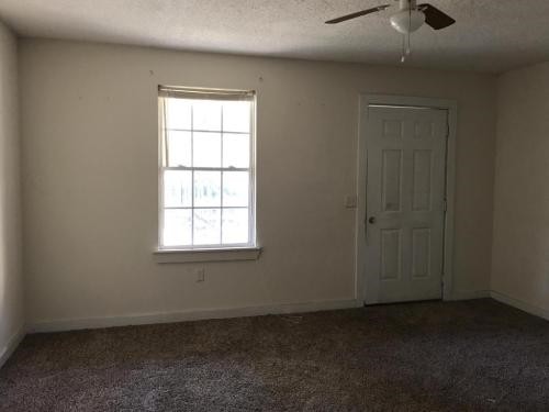 Living Room - 3102 N Atlantic Ave