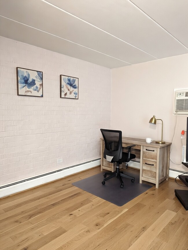 Foto del edificio - 204 E Bailey Rd