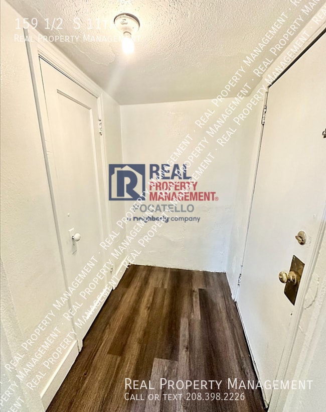 Foto del edificio - 159 1/2  S 11th-