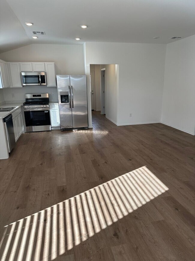Foto del edificio - *$99 First Month's Rent + NO HIDDEN FEES* Brand New Three Bedroom | Two Bathroom Home in Purcell