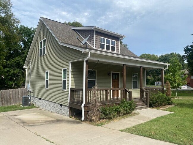 Foto del edificio - Beautiful 3 Bed 2 Bath in Madison - Newer Construction