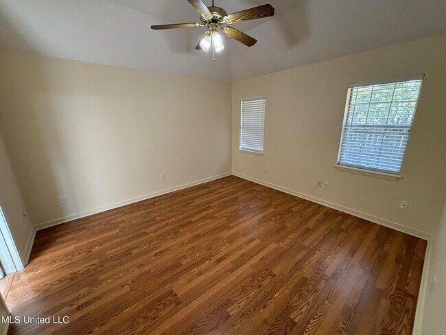 Foto del edificio - 1145 Barnett Bend Dr