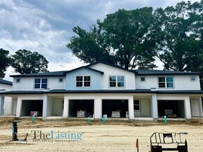 Building Photo - 1545 E Fort King St