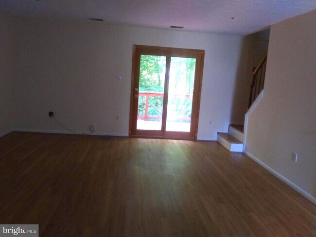 Building Photo - 175 Azalea Ct