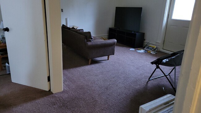 Foto del edificio - 2 bedroom 1 bath - available for June 1st ...