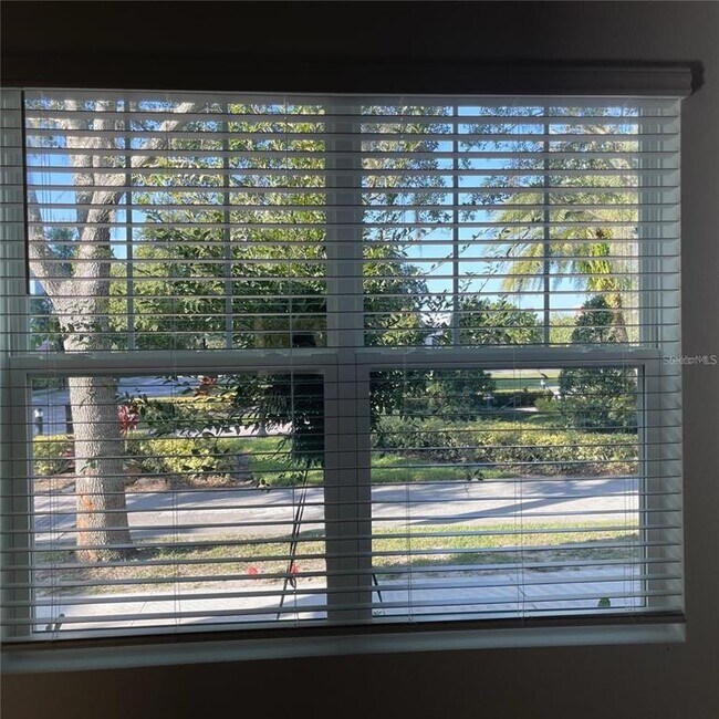 Foto del edificio - 1386 Blumberg Blvd
